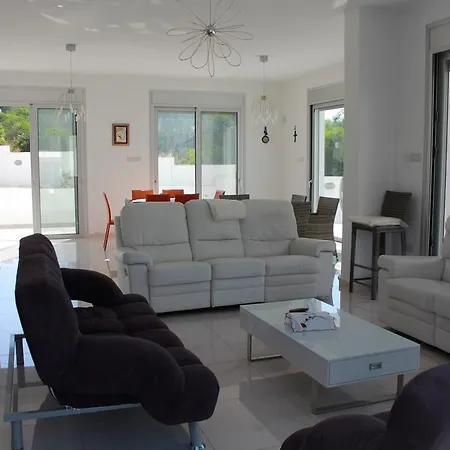 Marymina Semesterbostad